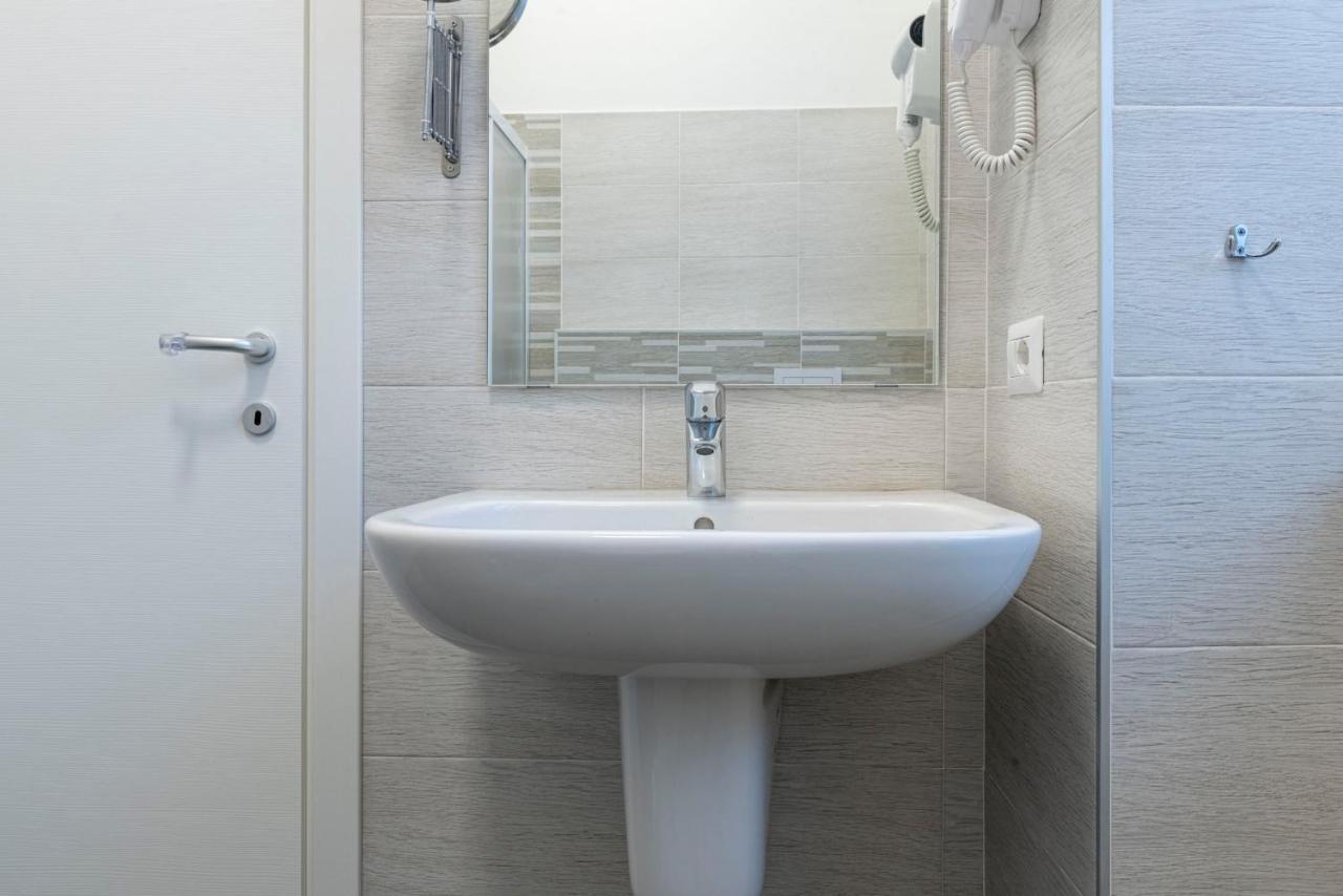 Leader Apartment 4 - Monzino - Hockey Msg Arena - Linate - Mailand Exterior foto